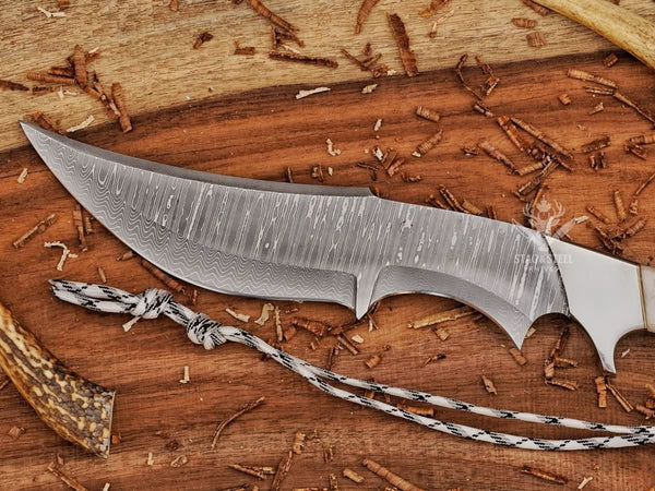 Handmade Damascus Bowie Knife – 8” Hunting Blade