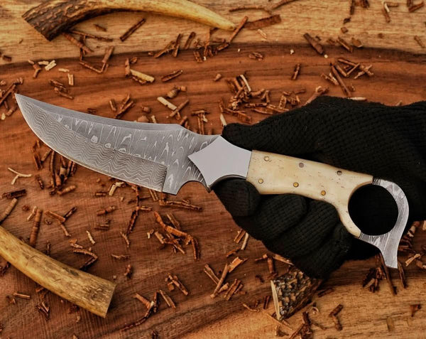 Custom Ringtail Hunting Knife – Stainless Damascus Blade