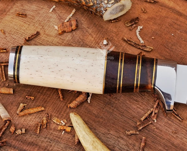 D2 hunting knife with handle design