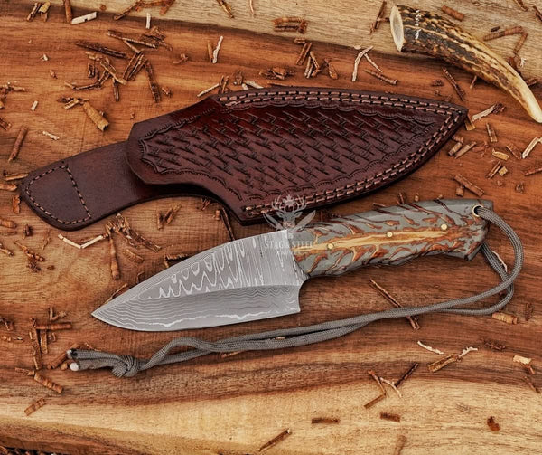 Clean and practical design of Damascus hunting knife