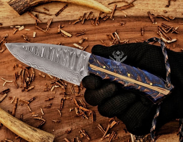Full view of Damascus hunting skinning knife