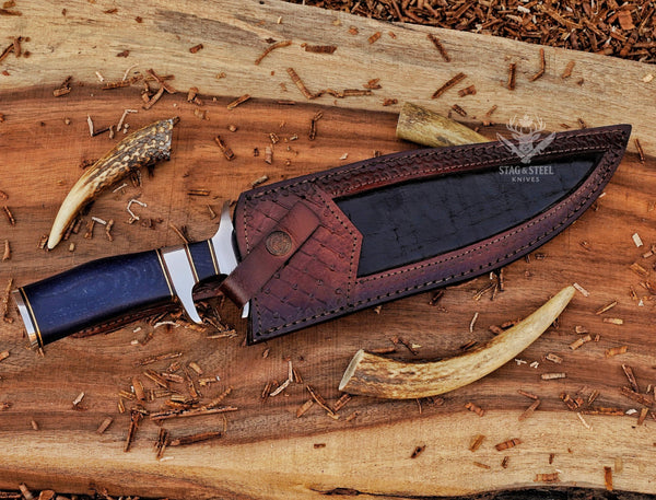 Survival bowie knife for bushcraft and wilderness use