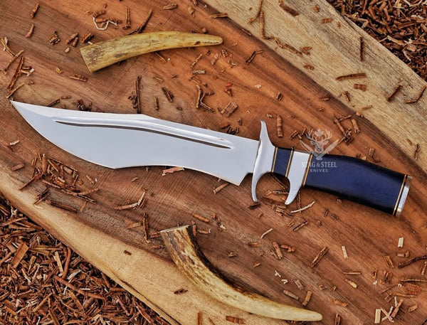 Survival bowie knife designed for outdoor survival