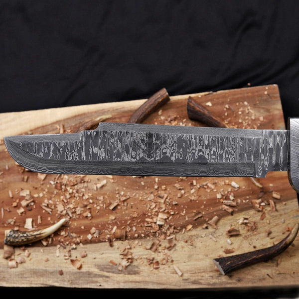 VG10 Damascus blade pattern detail on large handmade bowie knife