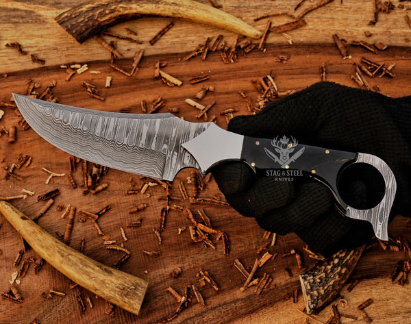 Custom Ringtail Hunting Knife – Bull Horn Handle – Stainless Damascus Blade with Maple Leaf Sheath