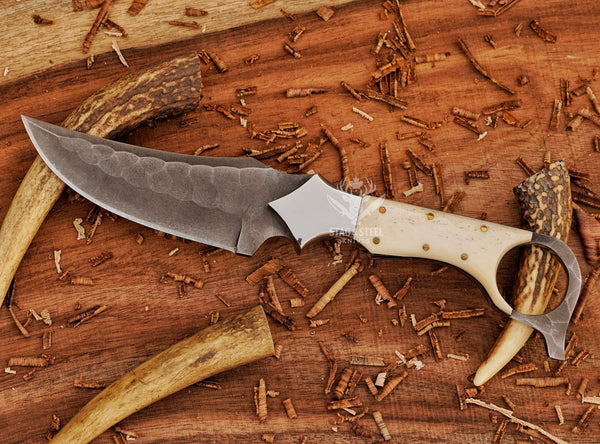 Custom Ringtail Hunting Knife – D2  Blade with Maple leaf Engraved sheath
