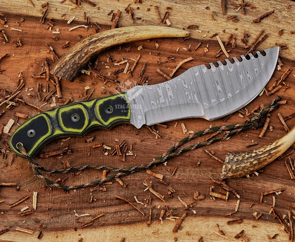 Custom Tracker Knife – Tom Brown-Inspired Stainless Steel Damascus,Green Micarta Handle, Dual-Wear Leather Sheath