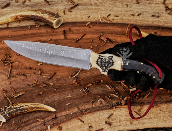 Custom Damascus Hunting Knife – BlackHorn+RamHorn Handle – Handmade Engraved Wolf Sheath – Full Tang