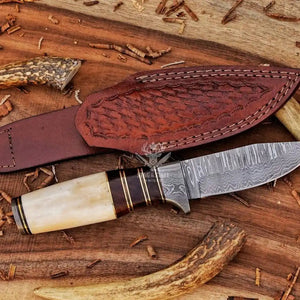 Damascus hunting knife with leather sheath