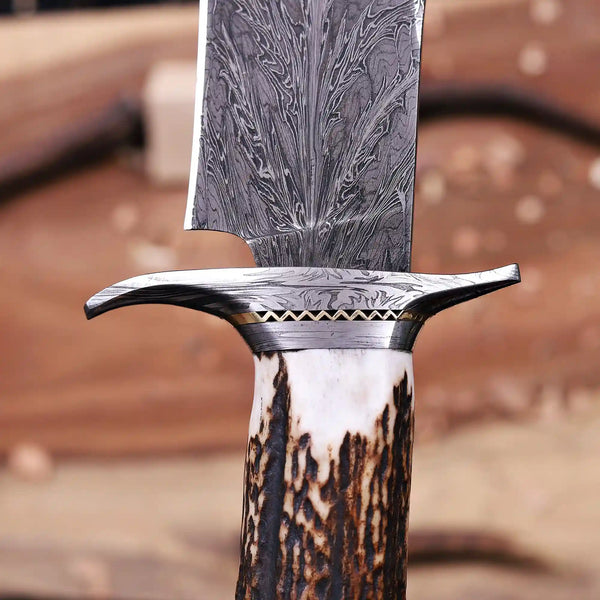 Fire Pattern Damascus guard close-up on feather Damascus bowie knife