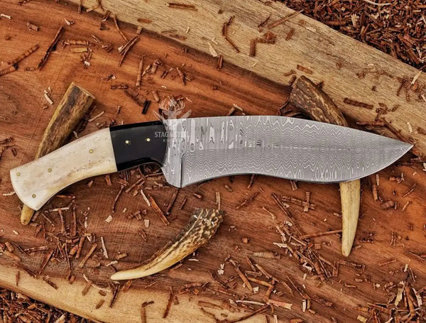 handle detail of Damascus Kukri Bowie knife