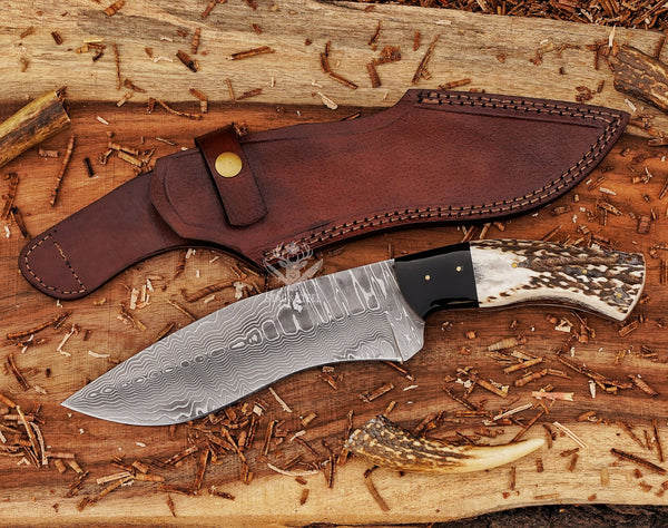 Curved blade design of Damascus kukri knife
