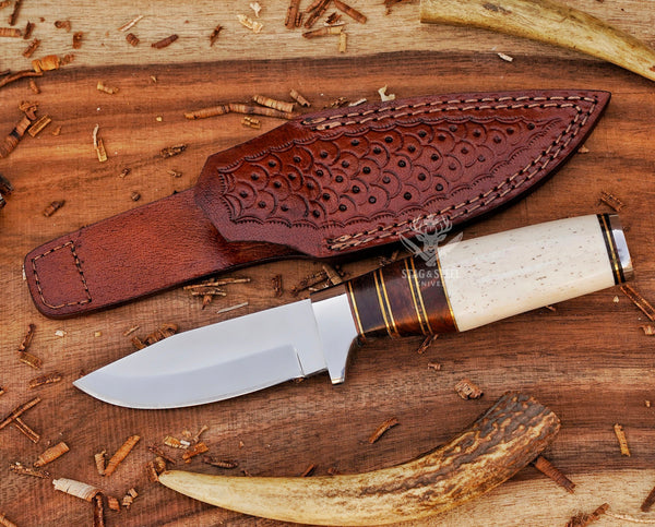 Lightweight D2 small hunting knife for outdoor use