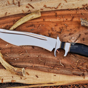 Survival bowie knife with durable D2 steel blade